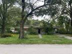 4506 Dolphin Dr, Tampa, FL 33617