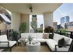 Condo For Sale In Chicago, Illinois