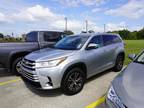 2017 Toyota Highlander Silver, 31K miles