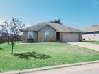 3 br, 2 bath House - 5568 W. Longleaf Dr