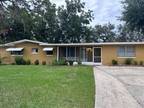 861 N Waterview Dr, Clermont, FL 34711
