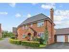 3 bedroom semi-detached house for sale in Beeches Way, Faygate, RH12