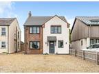 4 bedroom detached house for sale in Bedford Road, Brafield on the Green