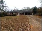 62 Vickers Rd - PENDING LEASE 62 Vickers Rd