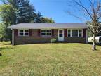 3 Bedroom 1.5 Bath In Mount Airy NC 27030