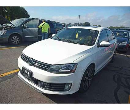 2013 Volkswagen Jetta for sale is a White 2013 Volkswagen Jetta 2.5 Trim Car for Sale in East Providence RI