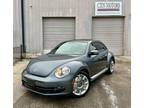 2012 Volkswagen Beetle 2.5L 2dr Coupe 6A w/ Sunroof, Sound and Navigation