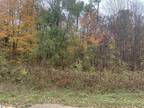 Elmira, Beautiful wooded corner lot in the Lakes of the