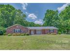 Hendersonville, Henderson County, NC House for sale Property ID: 410476107