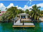 1560 Bay Dr, Miami Beach, FL 33141