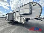 2014 Forest River Forest River RV Rockwood Signature Ultra Lite 8289WS 31ft