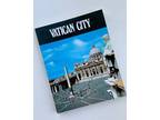 Vatican City by Francesco Roncalli (NEW Paperback)