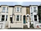 3 bedroom terraced house to rent in Pelham Road, Cowes - 35806324 on
