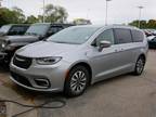 2021 Chrysler Pacifica Hybrid Silver, 68K miles