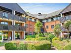 2 bedroom flat for sale in Poplar Drive, Hutton, Brentwood - 35346407 on