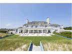 Big and Remarkable Beautiful Mansion with 8 Acres Nearby Sea in South Hampton