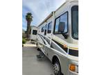 2005 Fleetwood Bounder 32W 33ft