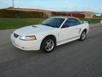 2001 Ford Mustang 2dr Convertible Deluxe