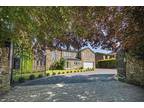 5 bed house for sale in Far Common Road, WF14, Mirfield