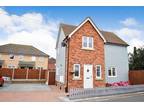 2 bedroom detached house for sale in Queen Street, Southminster, Esinteraction