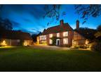 Lower Hardres, Canterbury, Kent 6 bed detached house - £
