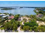 684 Freeling Dr, Sarasota, FL 34242