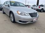 2012 Chrysler 200 Limited 4dr Sedan