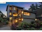 2090 Manzanita Dr, Oakland, CA 94611