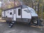 Camper trailer