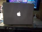 White Apple MacBook Laptop 13" A1342/2.4GHz/16GB RAM/500 SSD Monterey/Windows 11