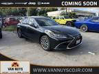 2022 Lexus ES 300h