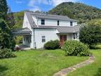 29 Orchard Ave Smithers, WV