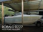 22 foot Robalo R227