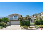 3711 Oceanhill Way - Houses in Malibu, CA