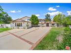 5845 Hilltop Rd - Houses in Hidden Hills, CA