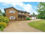 5 bedroom detached house for sale in Chenies Avenue, Little Chalfont, Amersham