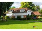 3 bedroom detached house for sale in The Green, Newick, BN8