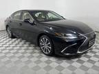 2019 Lexus ES 300h