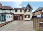 5 bedroom link detached house for sale in Fox Hollies Road, Hall Green, B28