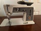 Singer Sewing Machine 600E