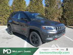 2023 Jeep Compass Gray, 17 miles