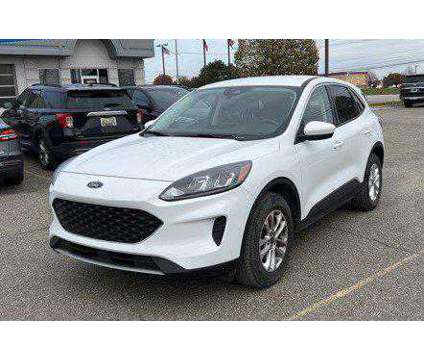 2021 Ford Escape SE is a White 2021 Ford Escape SE SUV in Dubuque IA