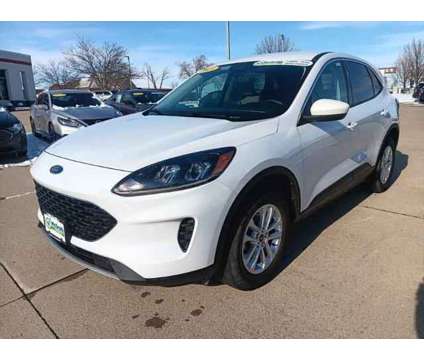 2021 Ford Escape SE is a White 2021 Ford Escape SE SUV in Dubuque IA