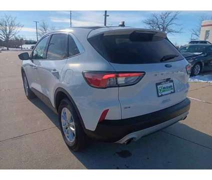 2021 Ford Escape SE is a White 2021 Ford Escape SE SUV in Dubuque IA