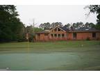 194 Golfview Dr, Hartwell, GA 30643