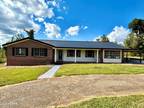 4916 Redwood Dr, Marianna, FL 32446