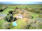 6 bedroom detached house for sale in Old Church Road, East Hanningfield