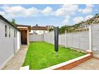 3 bedroom end of terrace house for sale in Parkway, Woodford Green