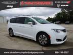 2019 Chrysler Pacifica White, 75K miles