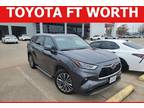 2022 Toyota Highlander Hybrid Platinum